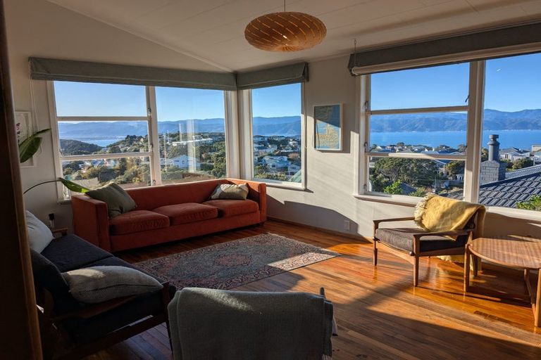 Photo of property in 33 Ranui Crescent, Khandallah, Wellington, 6035