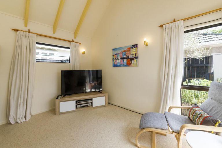 Photo of property in 8a Moerangi Street, West End, Palmerston North, 4410