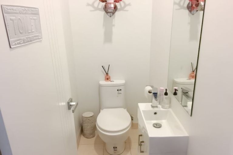 Photo of property in 19b Duncan Avenue, Te Atatu South, Auckland, 0610