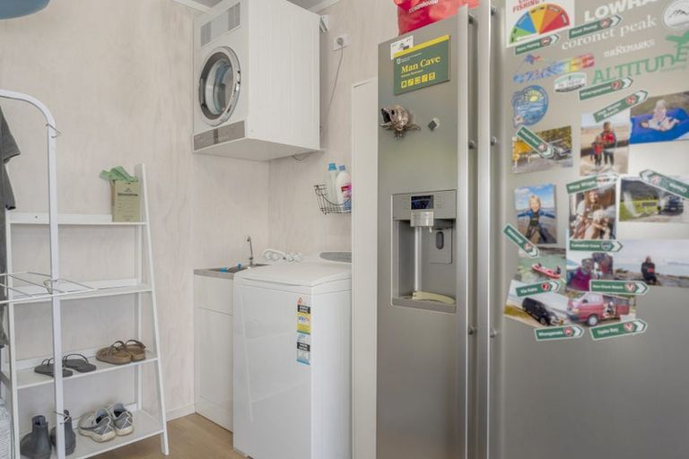 Photo of property in 10 Palm Drive, Whitianga, 3510