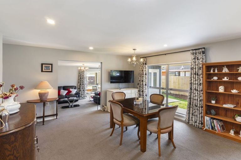 Photo of property in 43 Dunbarton Street, Redwood, Christchurch, 8051
