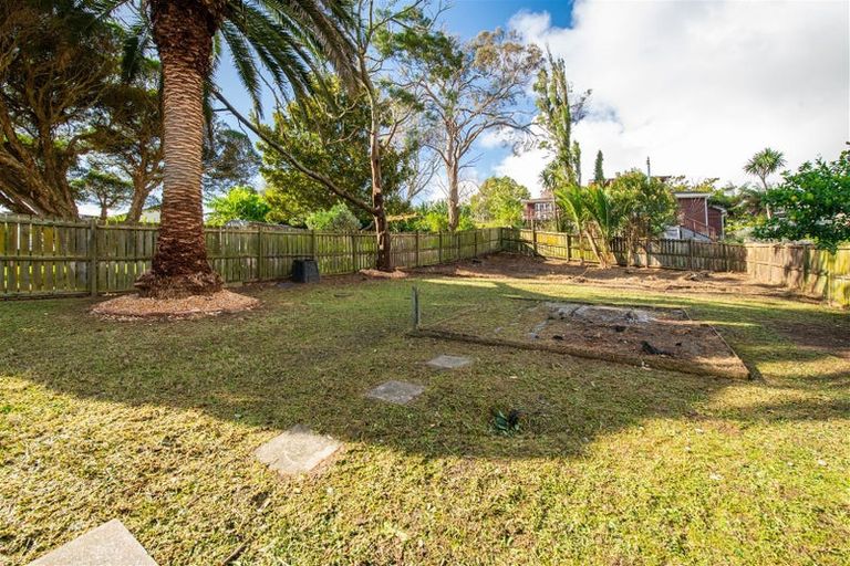 Photo of property in 68 Vodanovich Road, Te Atatu South, Auckland, 0610