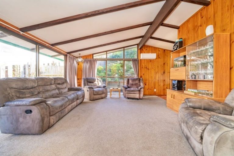 Photo of property in 57 Norana Road, Timberlea, Upper Hutt, 5018
