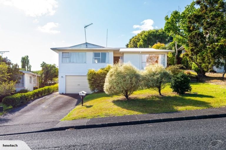 Photo of property in 8 Hewlett Road, Massey, Auckland, 0614