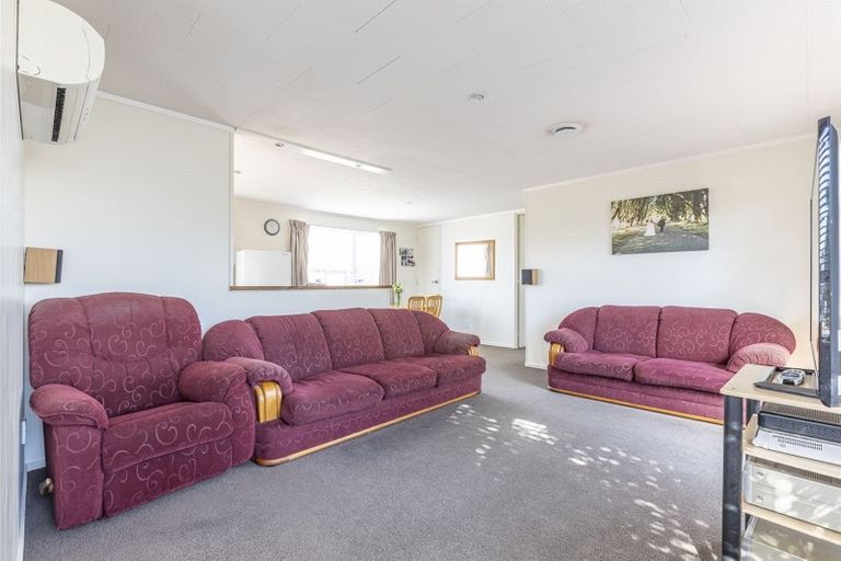 Photo of property in 16 Perrin Place, Kelvin Grove, Palmerston North, 4414