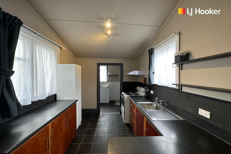 Photo of property in 255 Oxford Street, South Dunedin, Dunedin, 9012