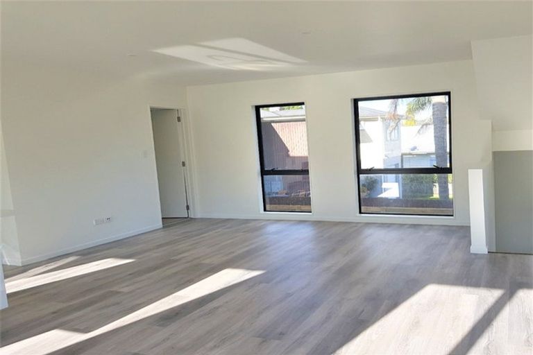 Photo of property in 11 Apple Lane, Henderson, Auckland, 0610