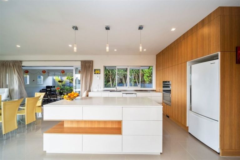 Photo of property in 16 Links Drive, Waiwhakaiho, New Plymouth, 4312