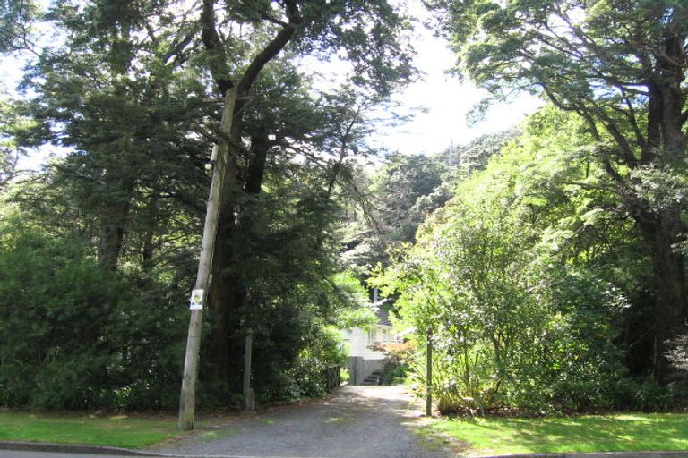Photo of property in 49 Blue Mountains Road, Pinehaven, Upper Hutt, 5019