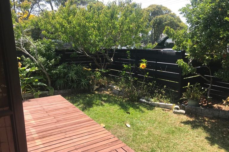 Photo of property in 1/37 Eversleigh Road, Belmont, Auckland, 0622