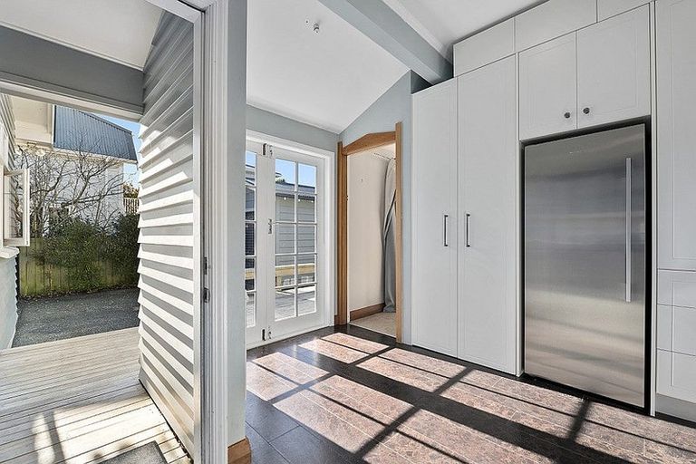 Photo of property in 24 Fitzherbert Street, Alicetown, Lower Hutt, 5010