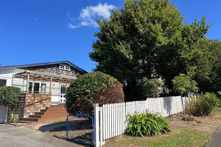 Photo of property in 10 Macnay Way, Murrays Bay, Auckland, 0630