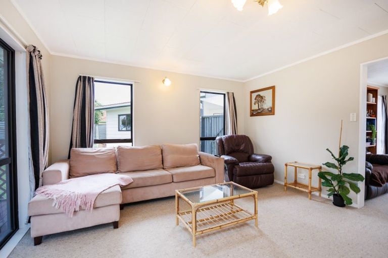 Photo of property in 46 Chatsworth Place, Highbury, Palmerston North, 4412