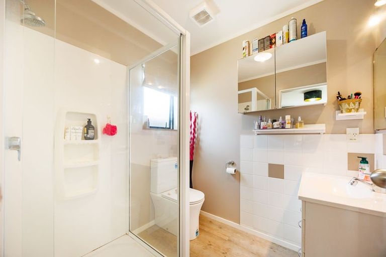 Photo of property in 21 Aspen Way, Kelvin Grove, Palmerston North, 4414