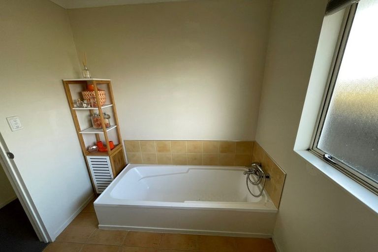 Photo of property in 14b Princess Street, Takanini, 2112