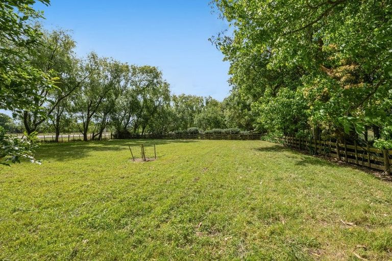 Photo of property in 2162 State Highway 16, Helensville, 0875