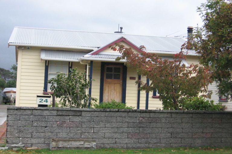 Photo of property in 24 Elizabeth Street, Moera, Lower Hutt, 5010