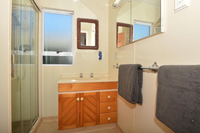 Photo of property in 2 Douglas Street, Kensington, Whangarei, 0112