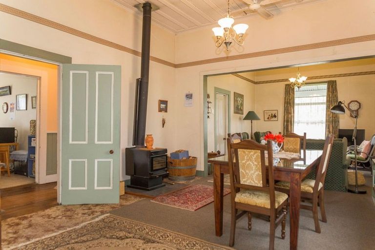 Photo of property in 7 Ruahine Street, Dannevirke, 4930