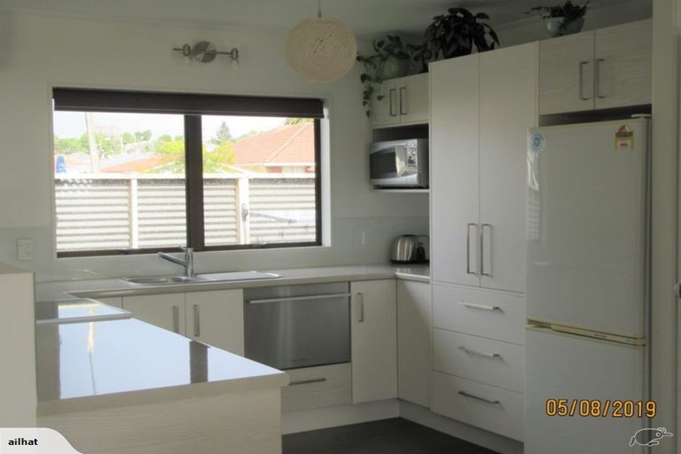 Photo of property in 2/24 Rosier Road, Glen Eden, Auckland, 0602