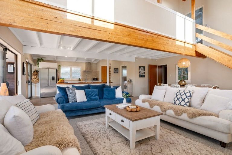 Photo of property in 202 Beverley Terrace, Whangamata, 3620