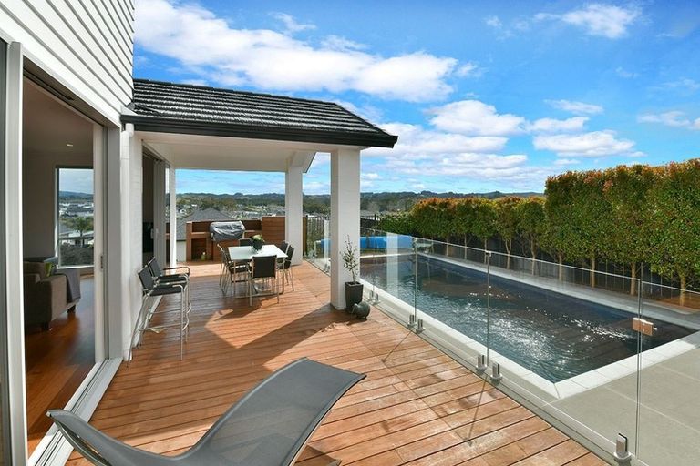 Photo of property in 6 Skipjack Pass, Silverdale, 0932