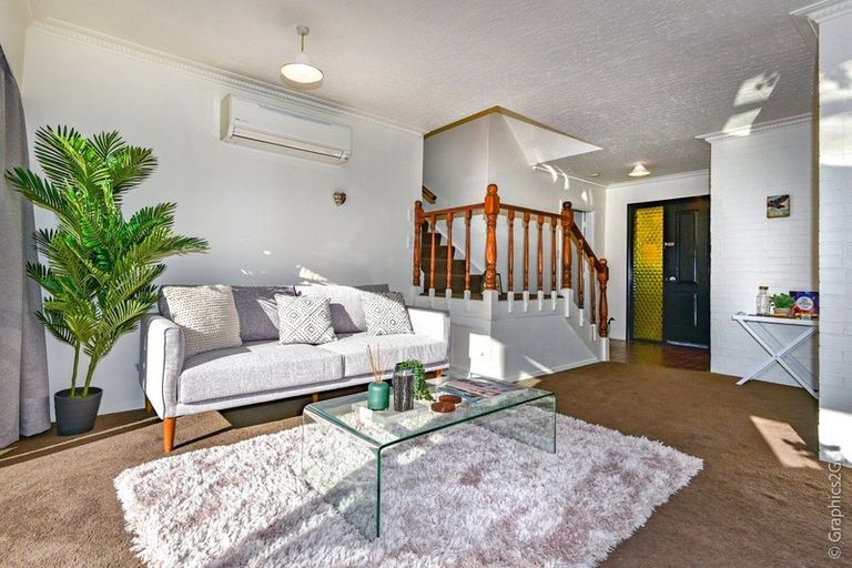 Photo of property in 3 Russley Road, Russley, Christchurch, 8042