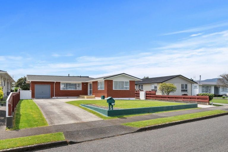 Photo of property in 25 Burn Street, Levin, 5510