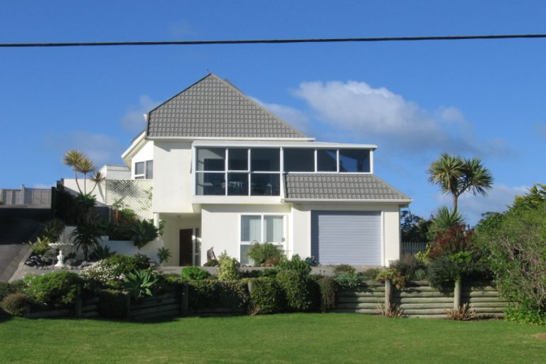 Photo of property in 8 Tutere Street, Waikanae Beach, Waikanae, 5036