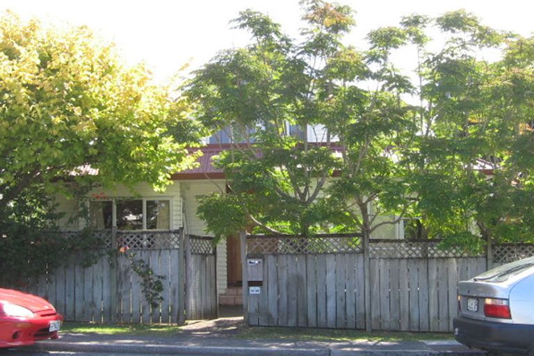 Photo of property in 31 Matipo Road, Mairangi Bay, Auckland, 0630