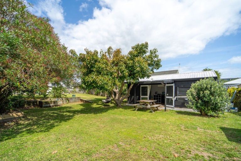Photo of property in 19 Simpson Road, Papamoa Beach, Papamoa, 3118