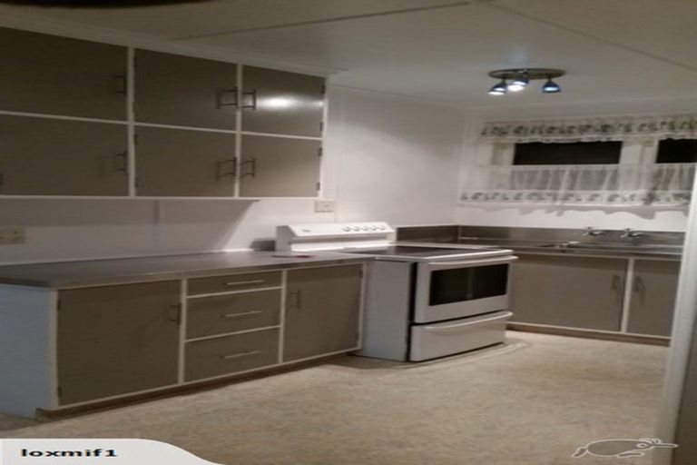 Photo of property in 1/6 Moeraki Road, Maoribank, Upper Hutt, 5018