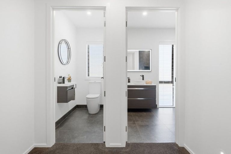 Photo of property in 16 Three Kings Court, Outram, 9019