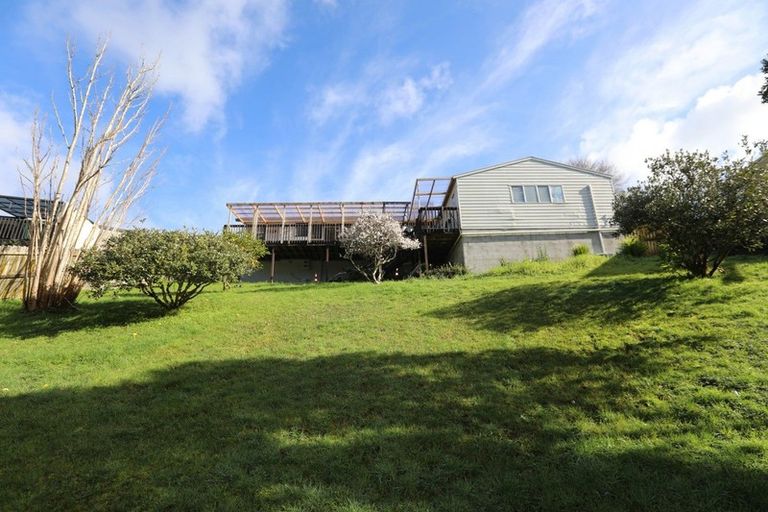 Photo of property in 8 Angeline Place, Massey, Auckland, 0614