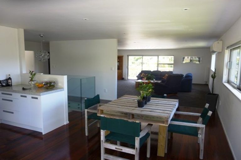 Photo of property in 96 Saddleback Rise, Murrays Bay, Auckland, 0630