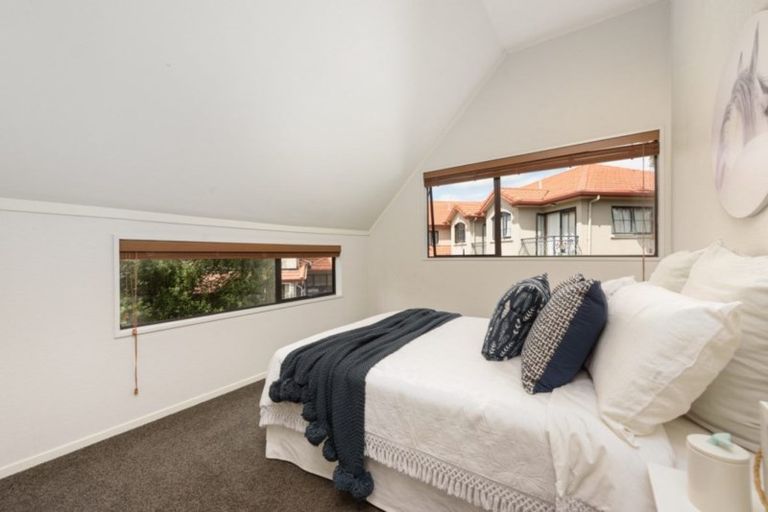 Photo of property in 4/190 Devonport Road, Tauranga, 3110