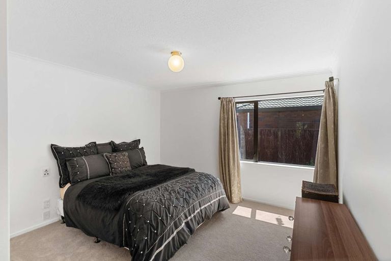 Photo of property in 1/38 Beauford Place, Parklands, Christchurch, 8083