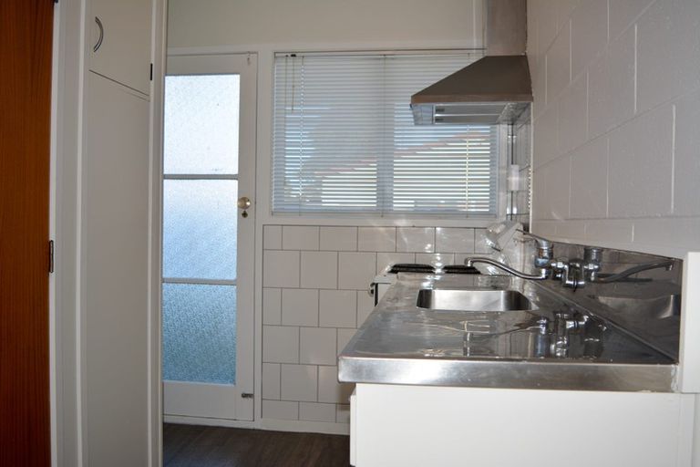 Photo of property in 6/318 Te Atatu Road, Te Atatu South, Auckland, 0610