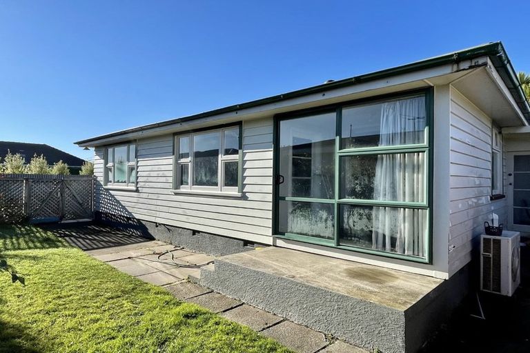 Photo of property in 2/51 Saint Johns Street, Woolston, Christchurch, 8062