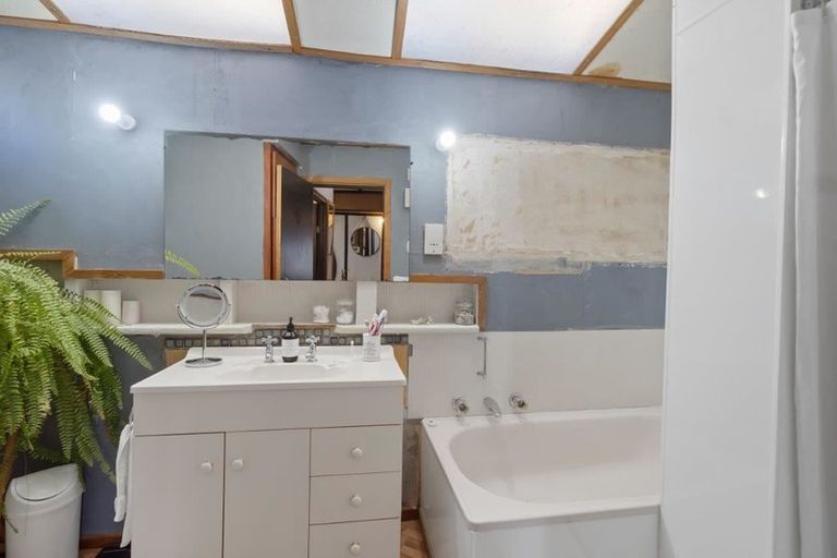 Photo of property in 10 Bridle Path, Lyttelton, 8082