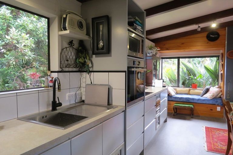 Photo of property in 15 Puriri Place, Tuateawa, Coromandel, 3583