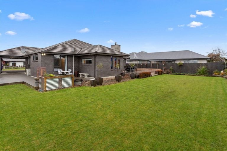 Photo of property in 6 Benjes Place, Woodend, 7610