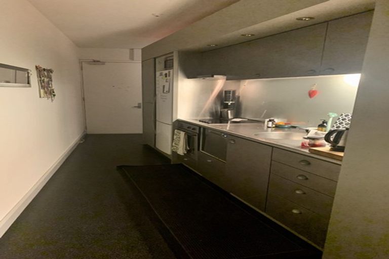 Photo of property in Gerondis Bldg Apartments, 205/60 Willis Street, Wellington Central, Wellington, 6011
