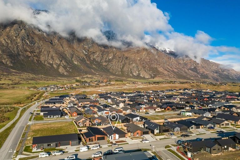 Photo of property in 5 Howden Drive, Jacks Point, 9371