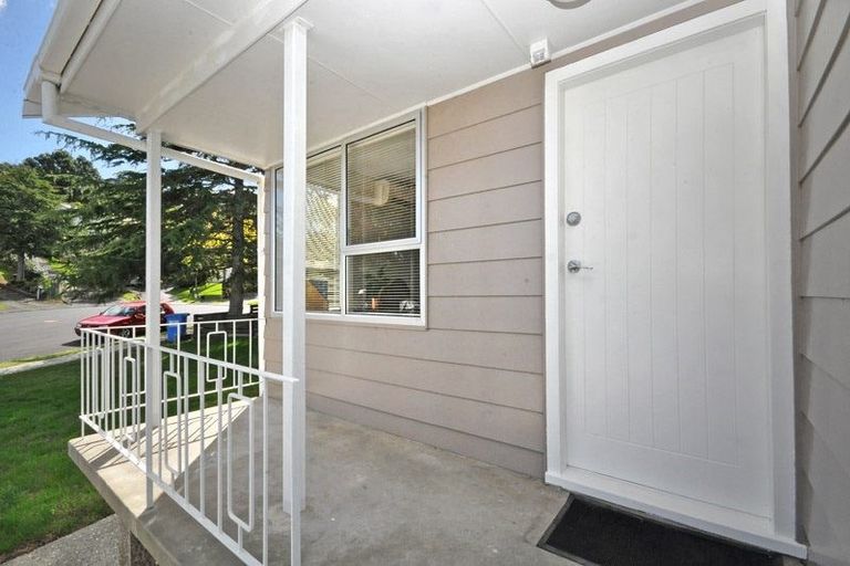 Photo of property in 13 Clensmore Place, Torbay, Auckland, 0630