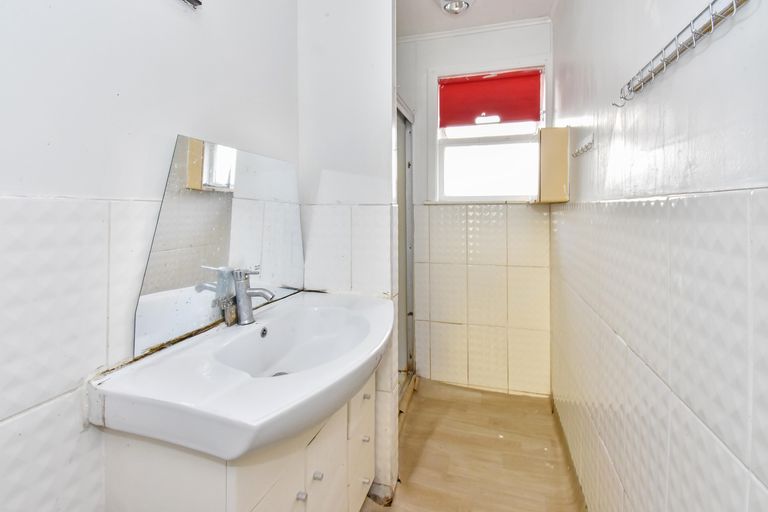 Photo of property in 7 Clendon Place, Manurewa, Auckland, 2102