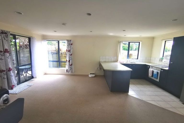 Photo of property in 18 Pukatea Avenue, Albany, Auckland, 0632