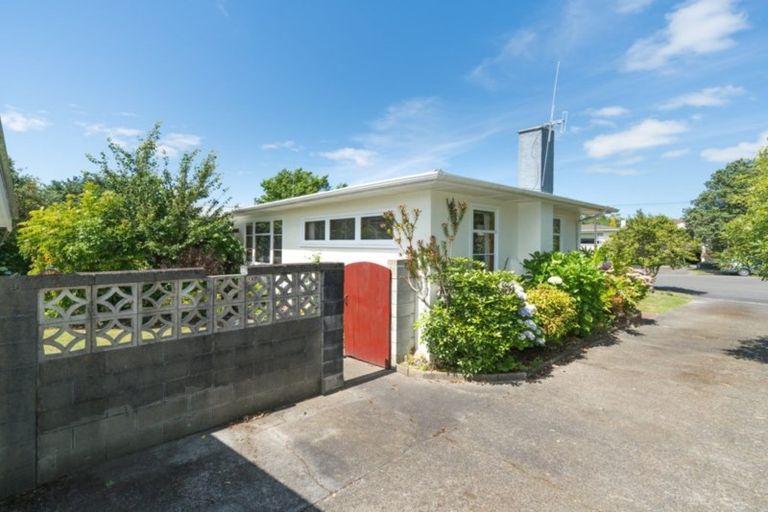 Photo of property in 18 Wincanton Place, Awapuni, Palmerston North, 4412