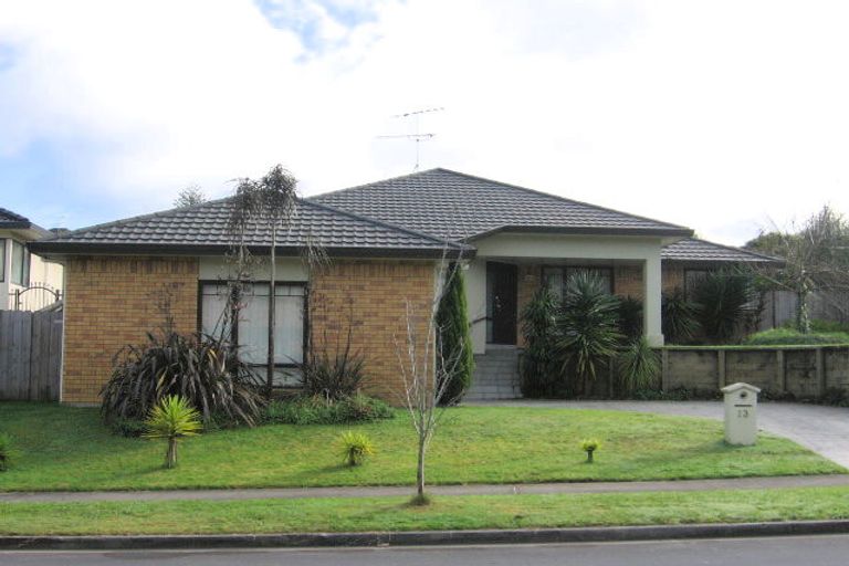 Photo of property in 13 De Havilland Drive, Goodwood Heights, Auckland, 2105