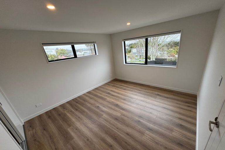 Photo of property in 19 Windy Ridge Road, Glenfield, Auckland, 0629